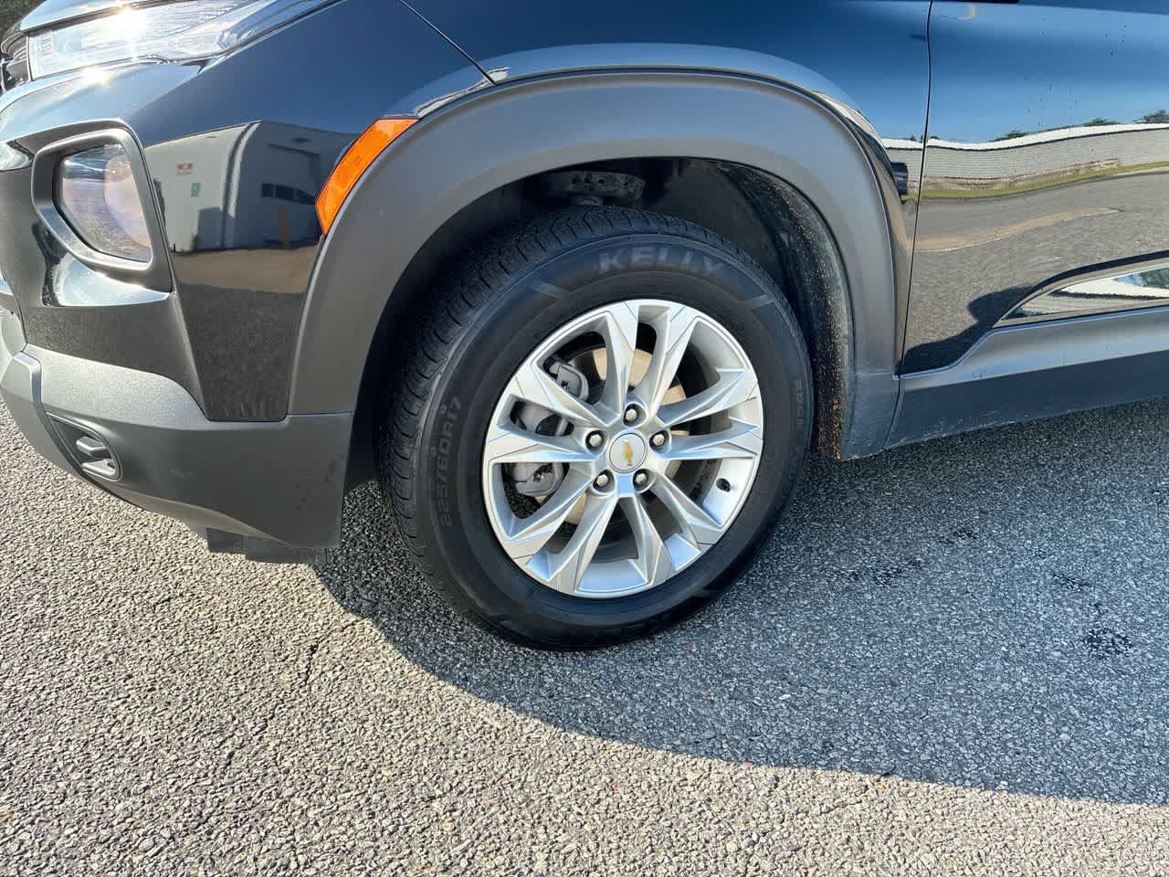 Used 2023 Chevrolet TrailBlazer LS FWD image 29