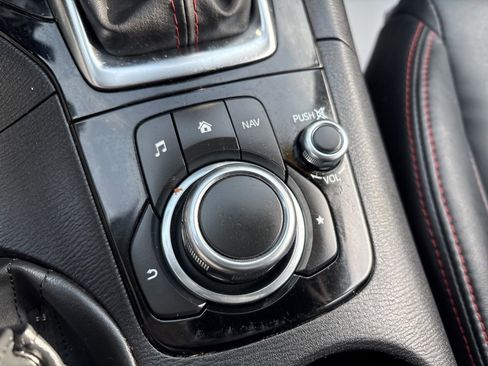 Used 2015 MAZDA MAZDA3 s Touring image 18