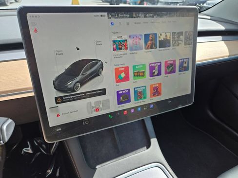 Used 2022 Tesla Model 3 Long Range AWD/4WD image 32