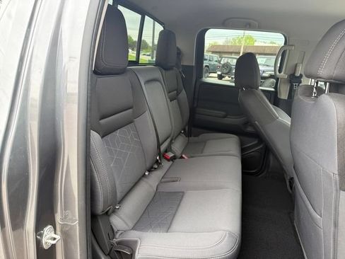 Used 2025 Nissan Frontier SV AWD/4WD image 29