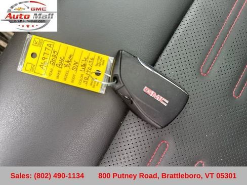 Used 2025 GMC Yukon AT4 Ultimate AWD/4WD image 30