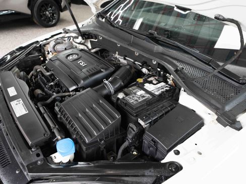 Used 2018 Volkswagen GTI SE w/ SE Leather Package FWD image 33