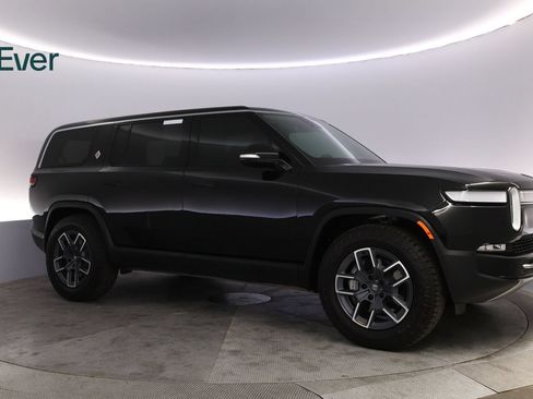 Used 2024 Rivian R1S Adventure AWD/4WD image 14