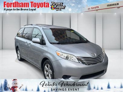 Used 2017 Toyota Sienna LE