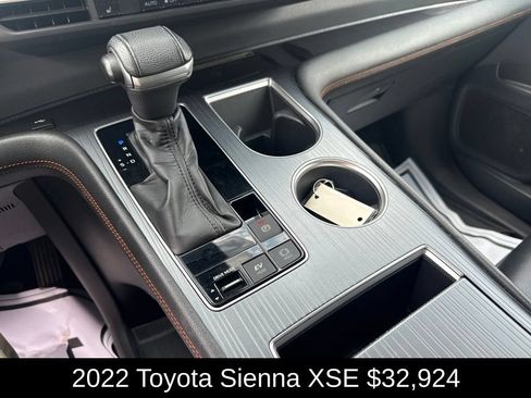Used 2022 Toyota Sienna XSE w/ XSE Plus Package AWD/4WD image 33