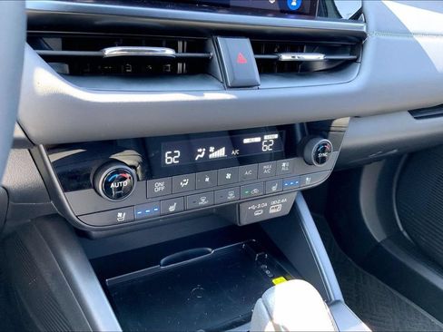 Certified 2026 Subaru Outback Touring AWD/4WD image 15