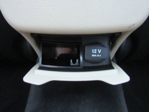 Used 2016 Mercedes-Benz C 300 Sedan image 28