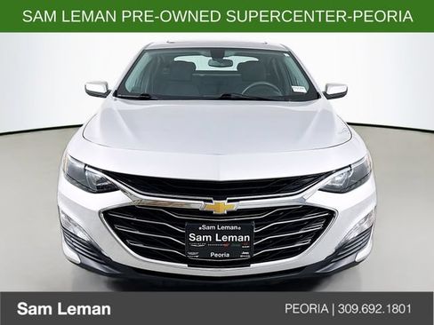 Used 2019 Chevrolet Malibu LT FWD image 2