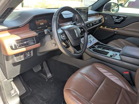 Used 2021 Lincoln Aviator Reserve w/ Elements Package Plus image 10