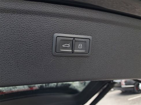 Used 2023 Audi Q5 2.0T Premium Plus w/ Premium Plus Package image 32