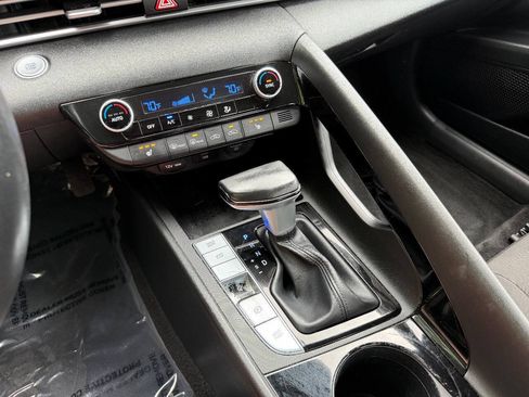 Used 2021 Hyundai Elantra SEL w/ Convenience Package FWD image 14