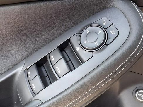 Used 2024 Buick Encore GX Avenir w/ Avenir Technology Package FWD image 17