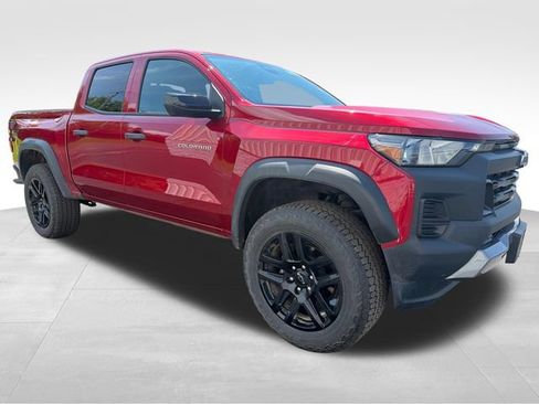 Used 2024 Chevrolet Colorado Trail Boss w/ Advanced Trailering Package AWD/4WD image 9