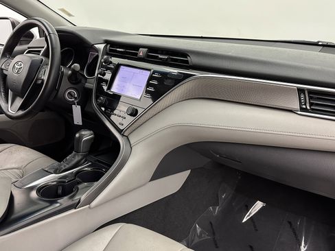 Used 2018 Toyota Camry SE image 30