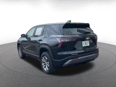 Used 2025 Chevrolet Equinox LT FWD image 9