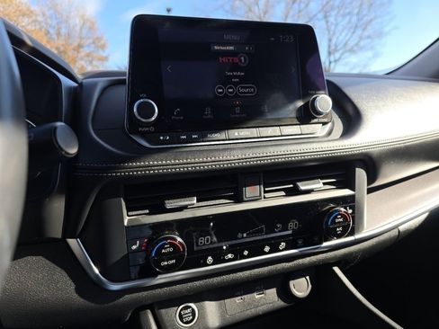 Used 2023 Nissan Rogue SV w/ SV Premium B Package image 26