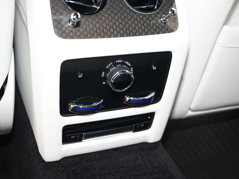 Used 2023 Rolls-Royce Ghost Black Badge w/ Black Badge Ghost Package AWD/4WD image 38