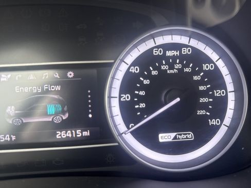 Used 2018 Kia Niro Touring image 27