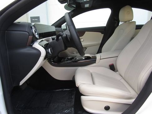 Certified 2023 Mercedes-Benz CLA 250 w/ Premium Package image 9