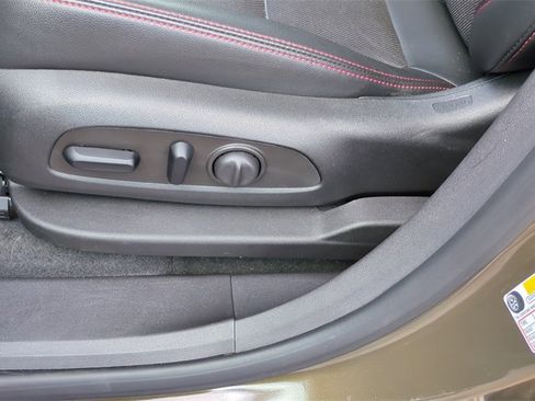 Used 2024 Chevrolet Equinox RS w/ RS Leather Package image 11