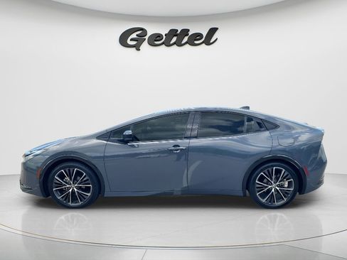 Used 2024 Toyota Prius XLE FWD image 8