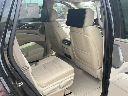 Used 2022 Cadillac Escalade Sport Platinum AWD/4WD image 25