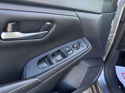 Used 2024 Nissan Sentra SV image 19