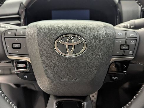 Used 2026 Toyota Camry SE w/ Convenience Package FWD image 8