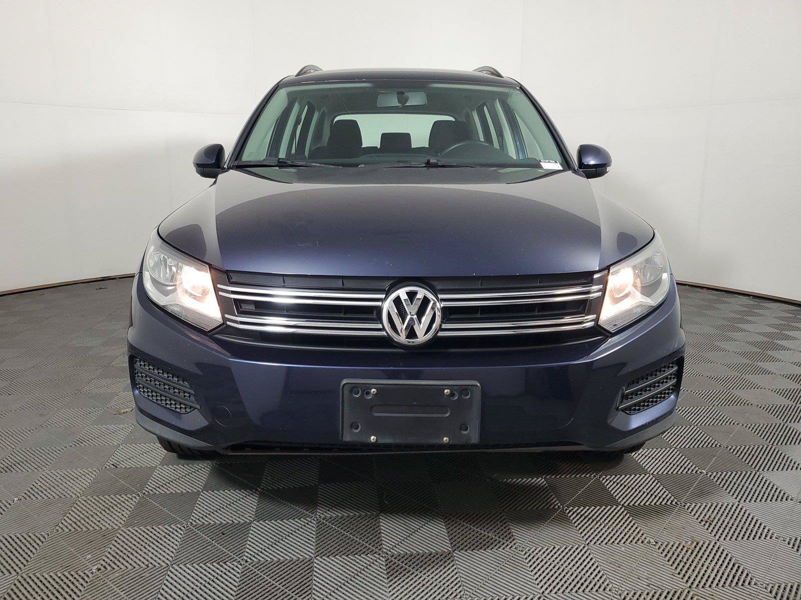 Used 2015 Volkswagen Tiguan S FWD image 2