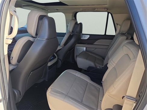 Certified 2023 Lincoln Navigator L Reserve image 10