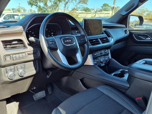 Used 2024 GMC Yukon XL SLE image 21