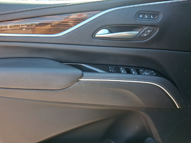 Used 2022 Cadillac Escalade ESV Premium Luxury AWD/4WD image 12