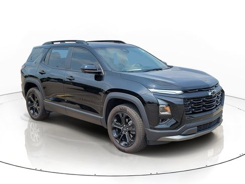 Used 2025 Chevrolet Equinox LT w/ Safety and Technology Package FWD image 2