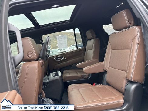 Used 2024 Chevrolet Suburban High Country w/ Advanced Technology Package image 34