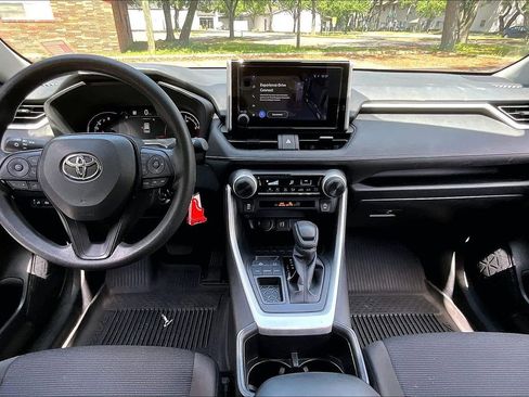 Used 2025 Toyota RAV4 LE FWD image 7