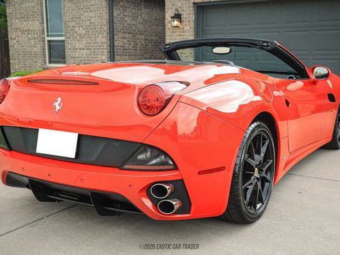 Used 2012 Ferrari California image 8