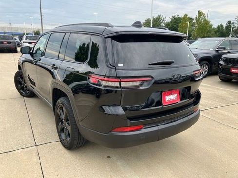 Used 2025 Jeep Grand Cherokee L Limited w/ Black Appearance Package AWD/4WD image 6