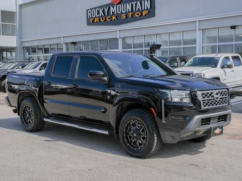 Used 2022 Nissan Frontier SV RWD image 3