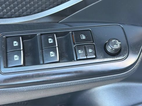 Used 2018 Toyota C-HR XLE FWD image 32