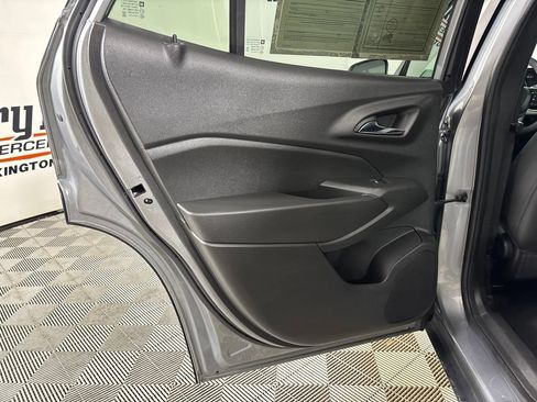 Used 2024 Chevrolet Trax LT FWD image 21