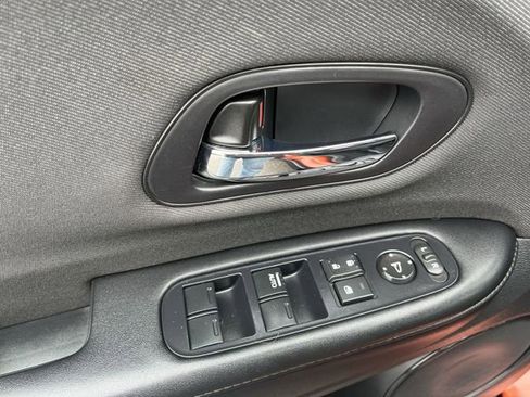 Used 2020 Honda HR-V Sport image 17