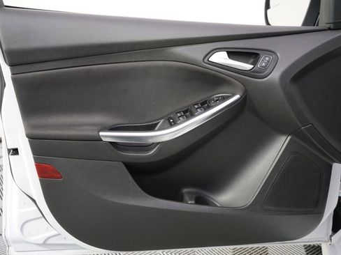 Used 2018 Ford Focus ST w/ Equipment Group 401A FWD image 22
