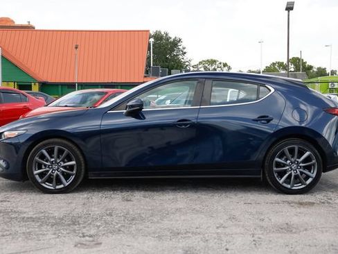 Used 2020 MAZDA MAZDA3 Hatchback w/ Preferred Package FWD image 4