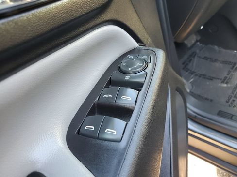 Used 2020 Chevrolet Equinox LS FWD image 16