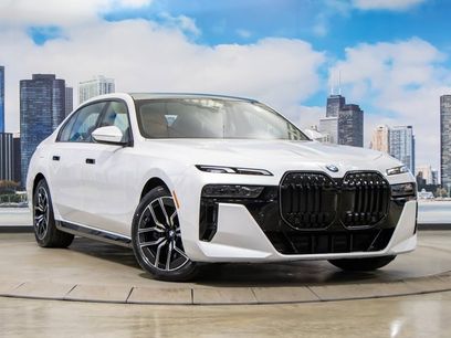New 2025 BMW 740i xDrive w/ Premium Package