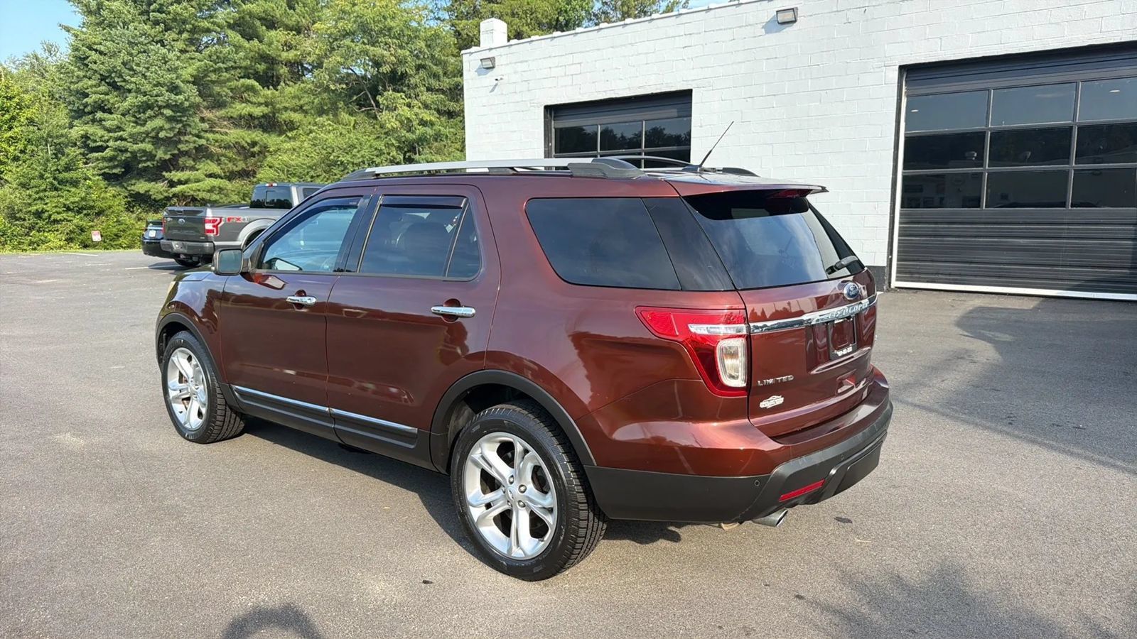 Used 2015 Ford Explorer Limited w/ Equipment Group 302A AWD/4WD image 5