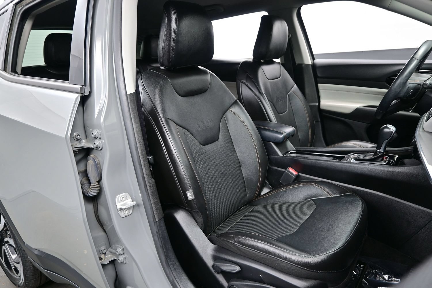 Used 2022 Jeep Compass Limited AWD/4WD image 17