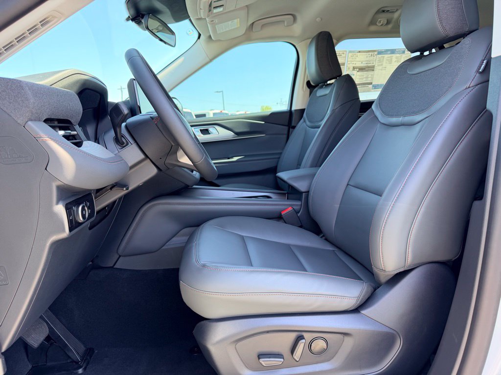 New 2026 Ford Explorer Active w/ Active Comfort Package RWD image 18