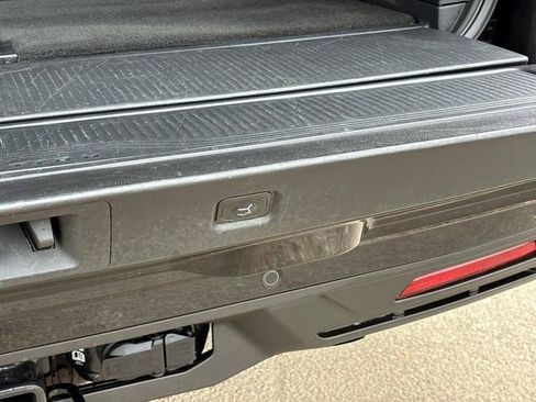 Used 2025 Ford Expedition Active image 16