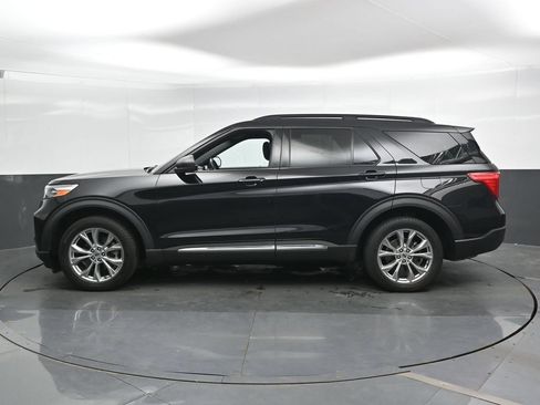 Used 2020 Ford Explorer XLT w/ Equipment Group 202A AWD/4WD image 8